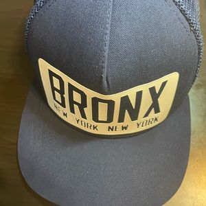 H&M Bronx trucker hat